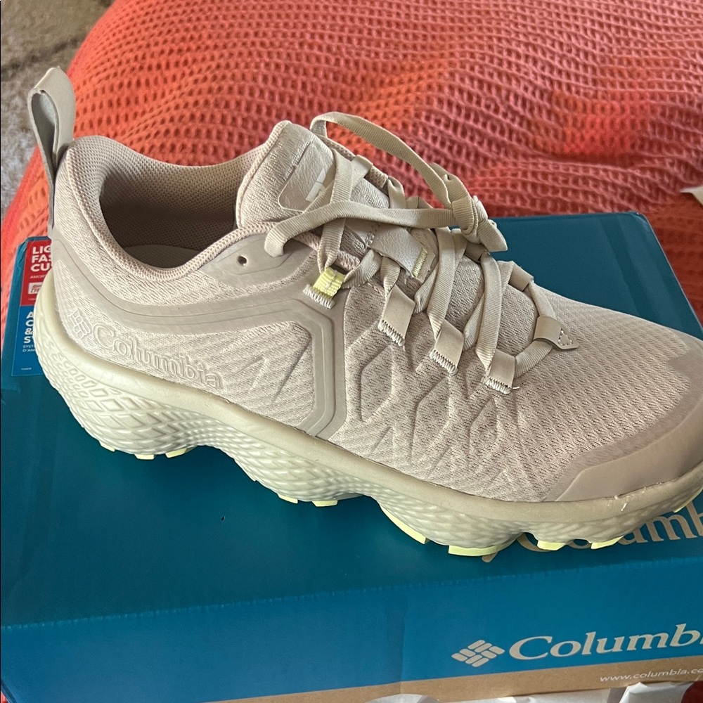 Columbia Women's Grey Athletic Shoes